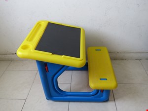 میز تحریر وانیا 